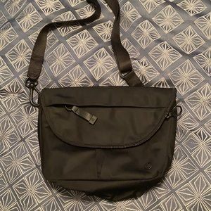 Lululemon crossbody